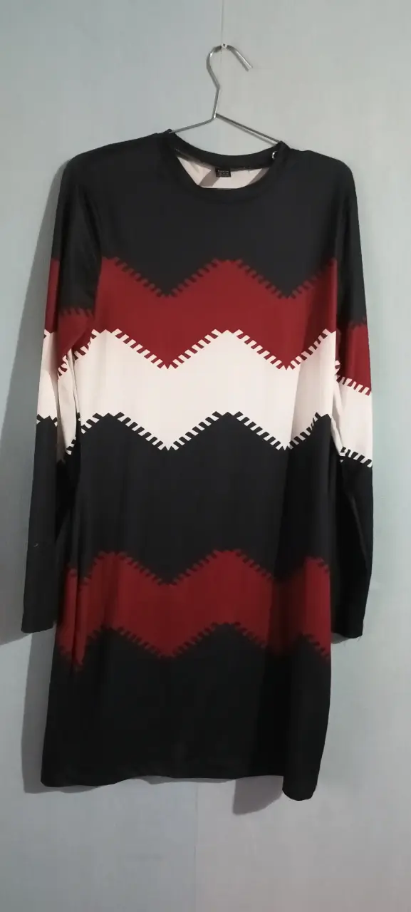 Vestido negro con malla transparente - 2
