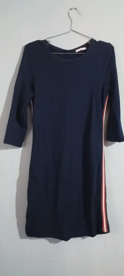 Vestido negro con malla transparente - miniatura 3