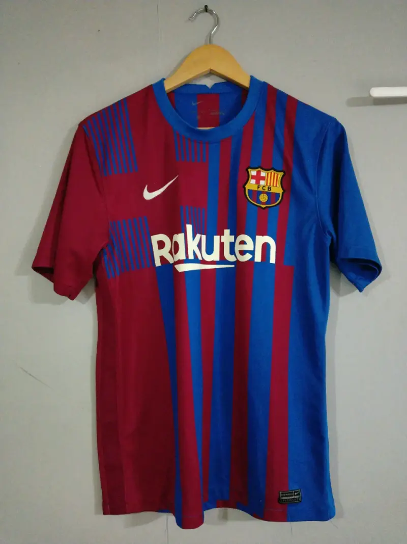 Camiseta FC Barcelona rayas rojas y azules