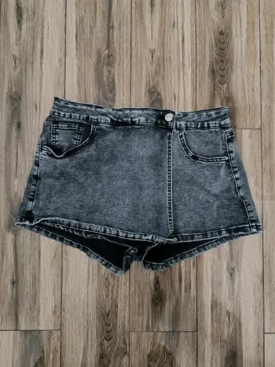 Shorts de mezclilla gris oscuro - miniatura 1