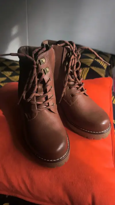 Botas de cuero marrón - miniatura 1