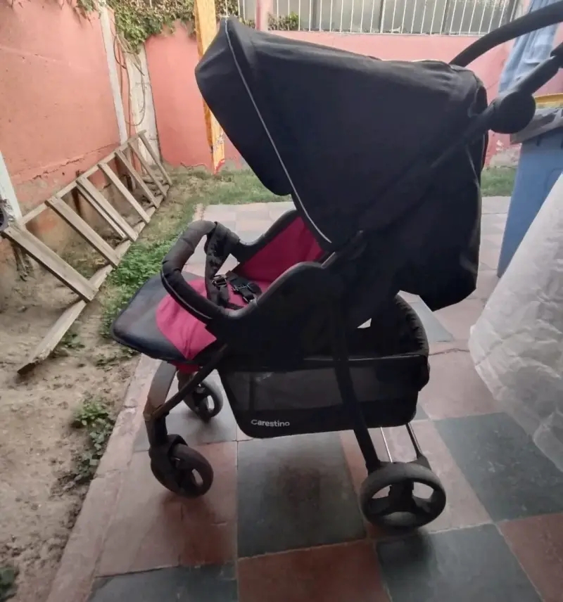 Coche de bebé Carestino negro - 1