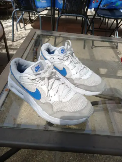 Zapatillas deportivas blancas y azules - miniatura 4