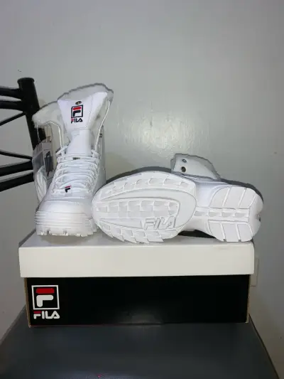 Zapatillas  rosadas y blancas  Fila con forro - miniatura 3