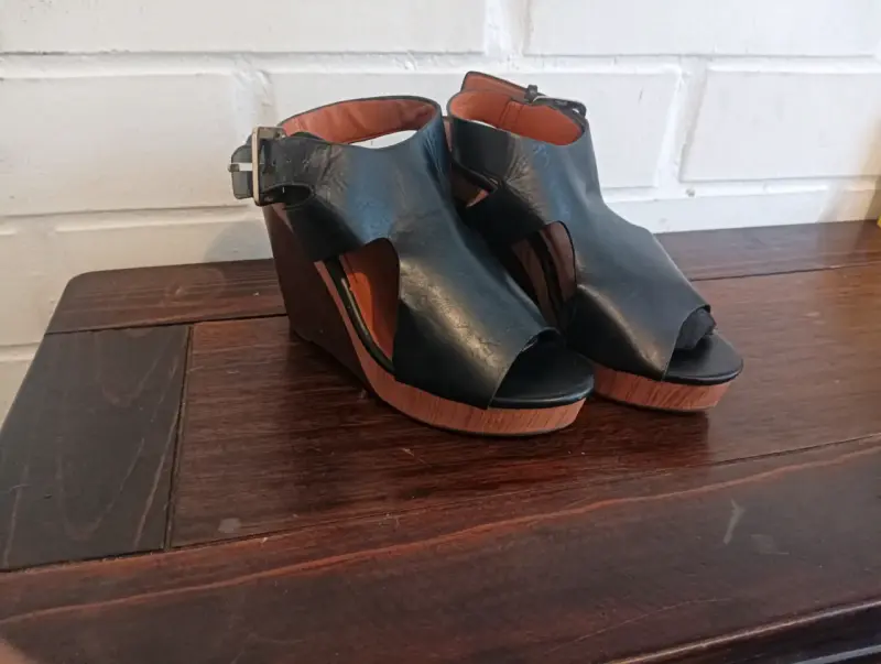 Sandalias negras con plataforma - 1