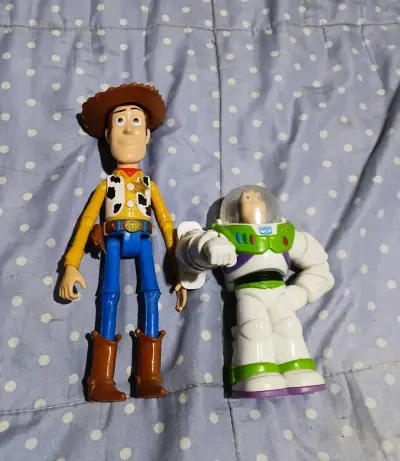Figuras Woody y Buzz Lightyear - miniatura 2