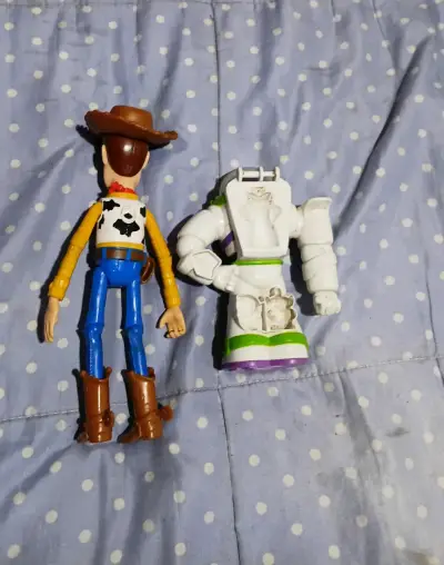 Figuras Woody y Buzz Lightyear - miniatura 3