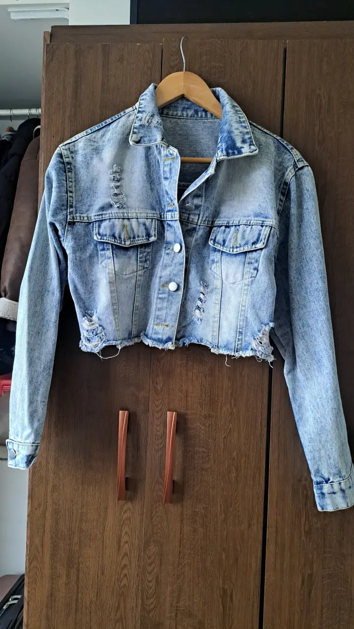 Chaqueta crop de mezclilla