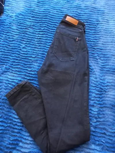 Jeans Tommy azul oscuro estilo clásico - miniatura 1