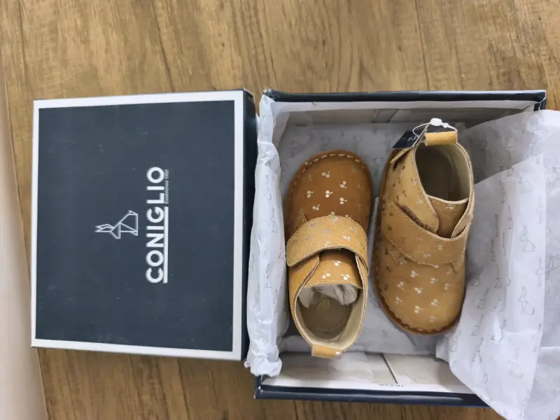 Botines bebé color marrón con diseño - 3