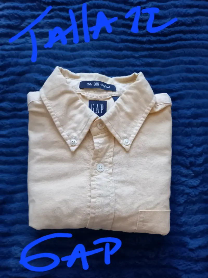 Camisa amarilla clara GAP talla 12