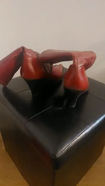 Botas largas rojas de cuero - miniatura 3