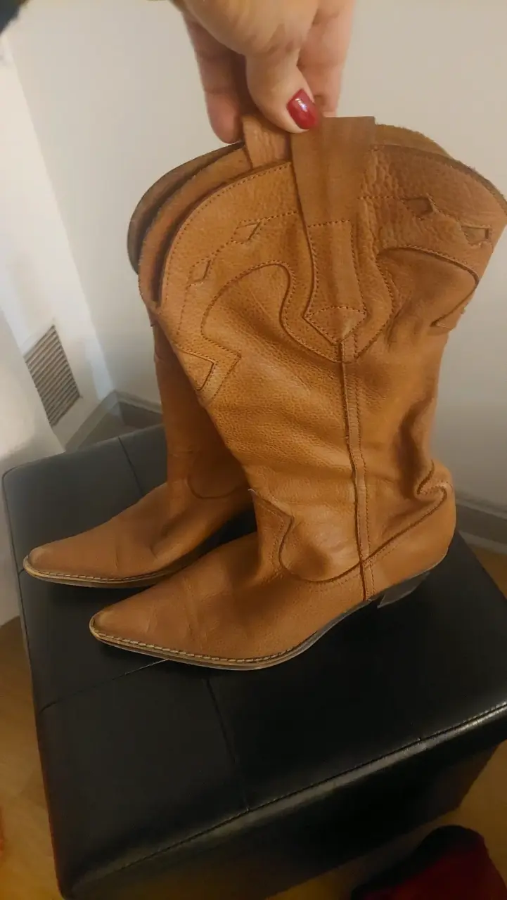 Botas vaqueras cuero marca ZARA - 1