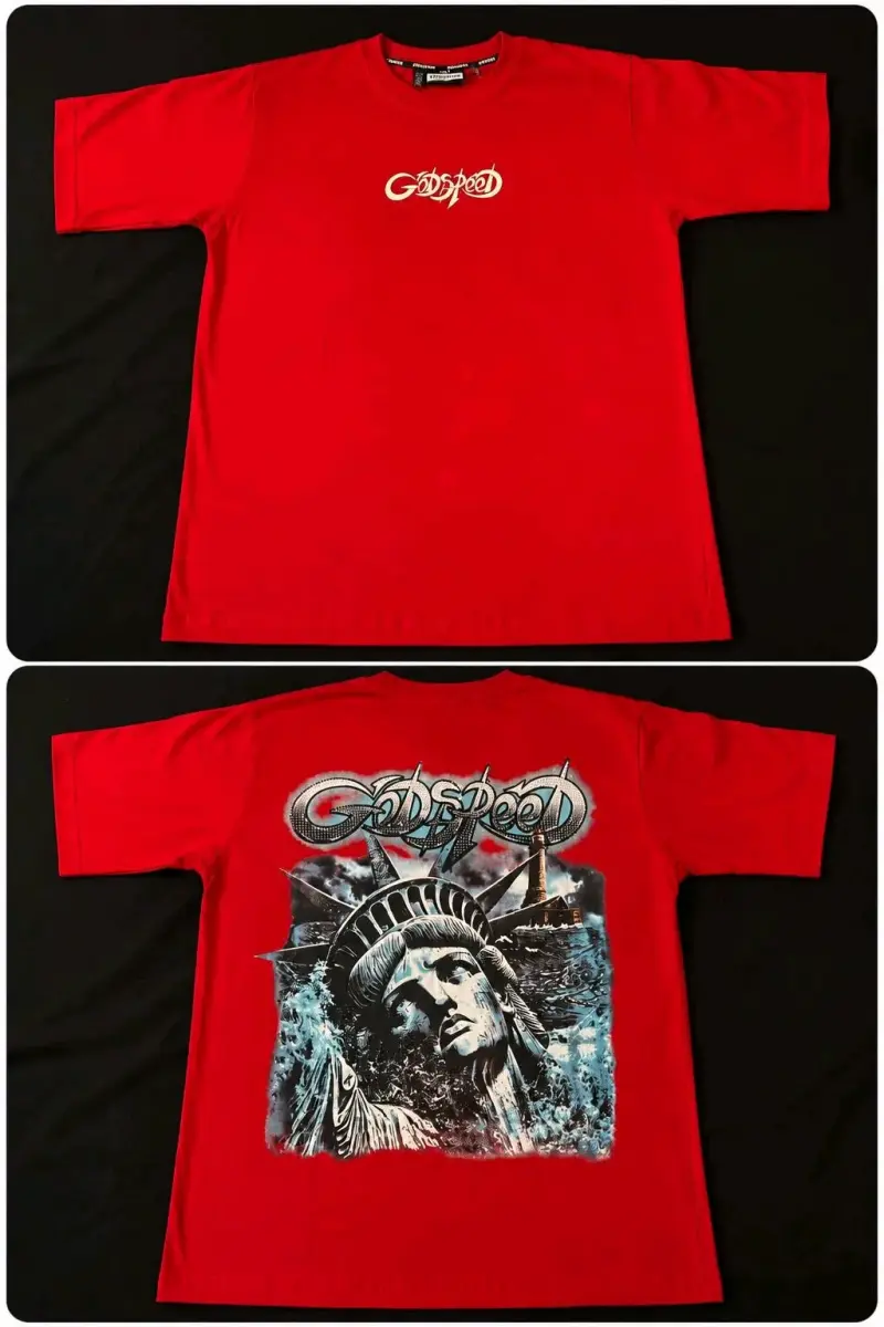 Polera roja con estampado Godspeed - 1