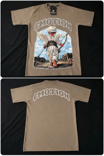 Polera roja con estampado Godspeed - miniatura 2