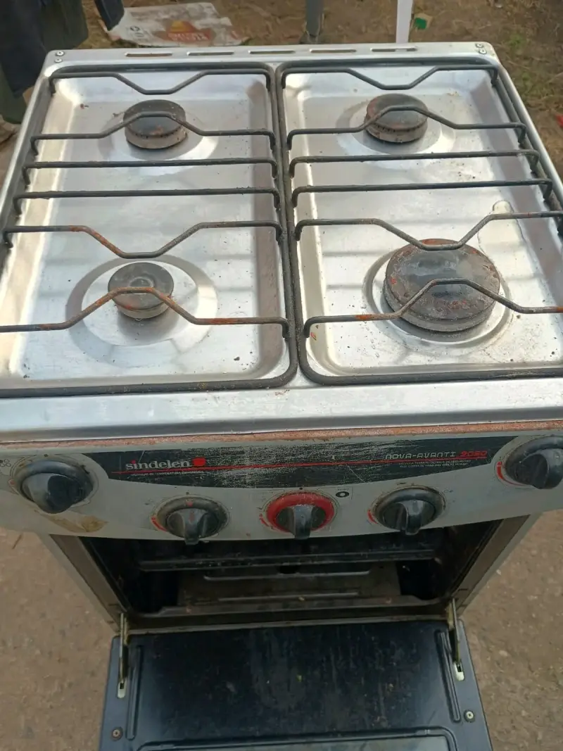 Cocina a gas Sindelen usada - 2