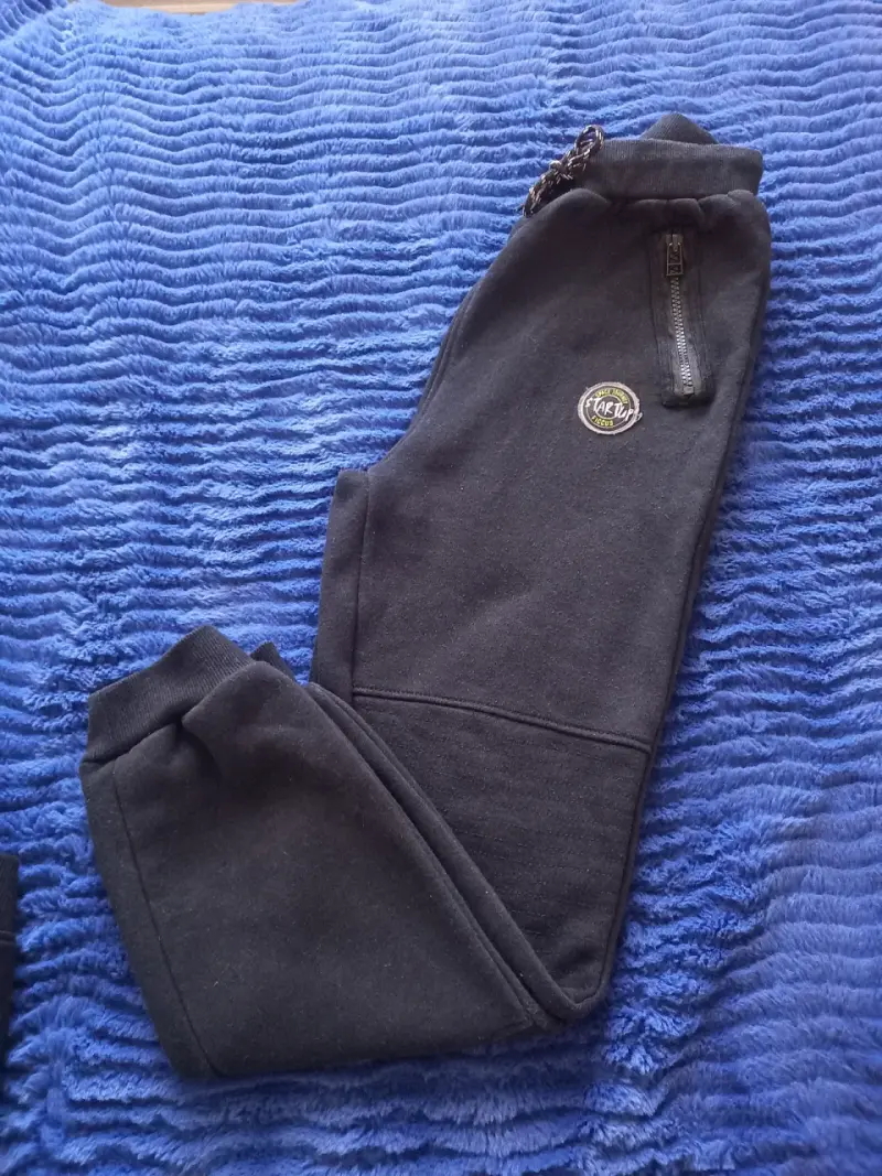 Pantalón Ficcus deportivo negro con cierre - 2
