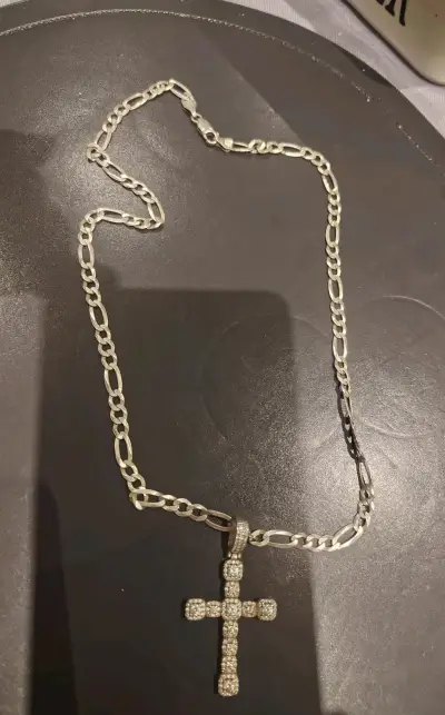 Collar de cadena con cruz brillante - miniatura 4