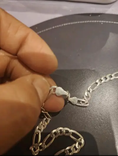 Collar de cadena con cruz brillante - miniatura 5