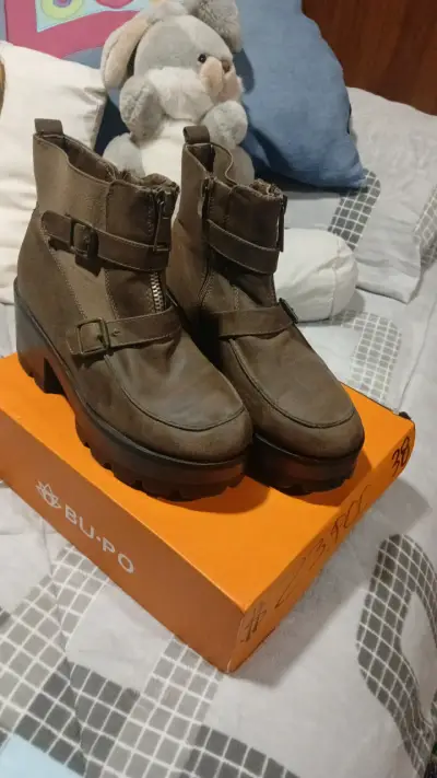 Botas marrones con flecos - miniatura 3