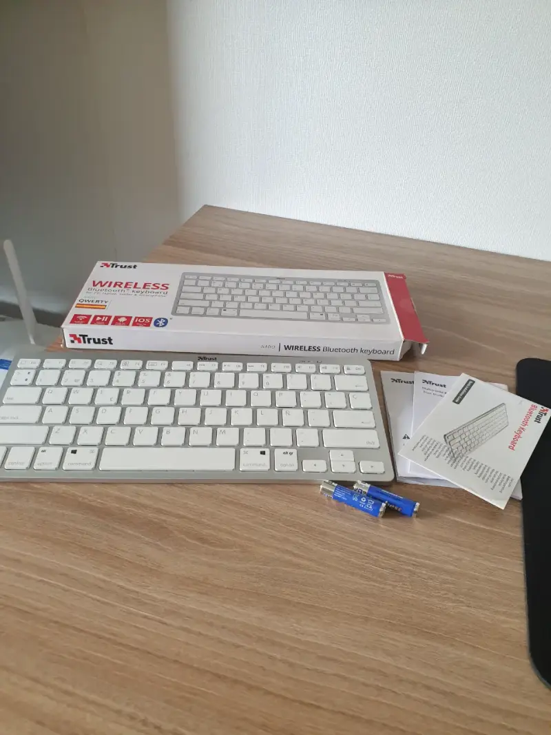 Teclado bluetooth Trust Nado Blanco - 2