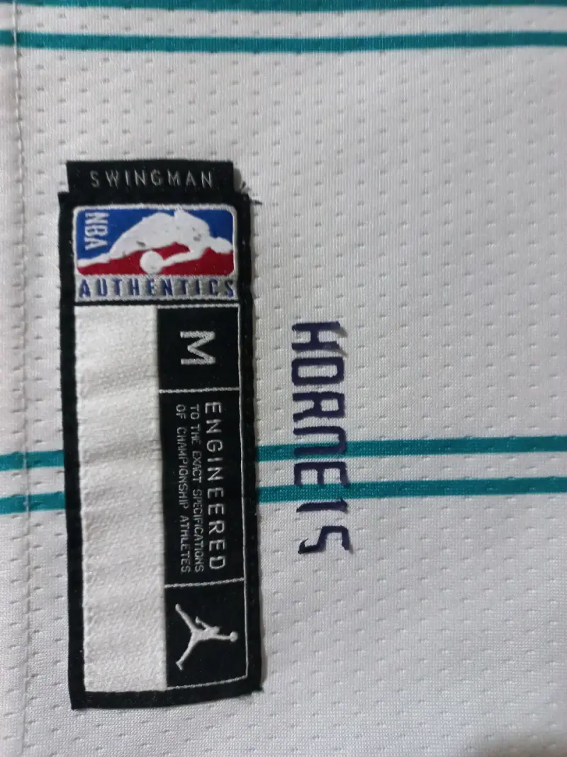 Camiseta Charlotte Hornets Jordan N°4 - 3