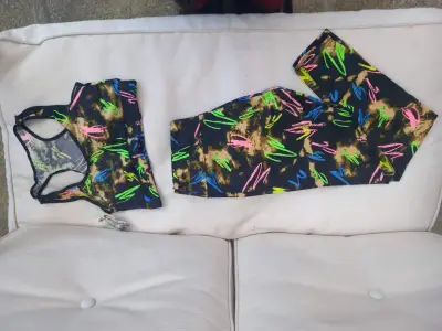 Conjunto deportivo estampado colorido - miniatura 2
