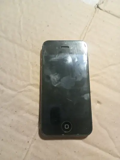 iPhone 4 / 4S Negro (Para Repuestos o Reparar) - miniatura 1