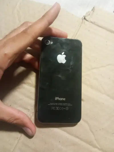 iPhone 4 / 4S Negro (Para Repuestos o Reparar) - miniatura 3