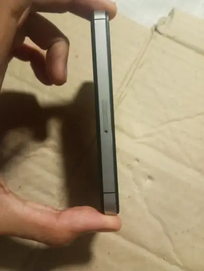 iPhone 4 / 4S Negro (Para Repuestos o Reparar) - miniatura 4