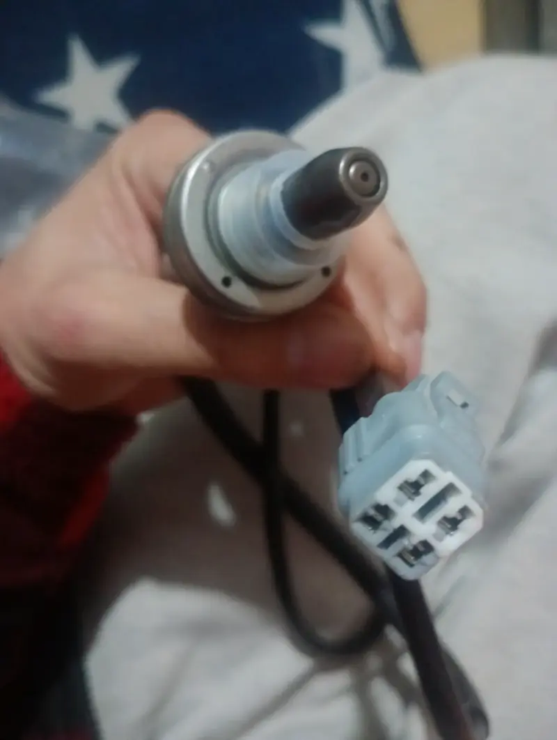 Sensor automotriz conector 4 pines - 1