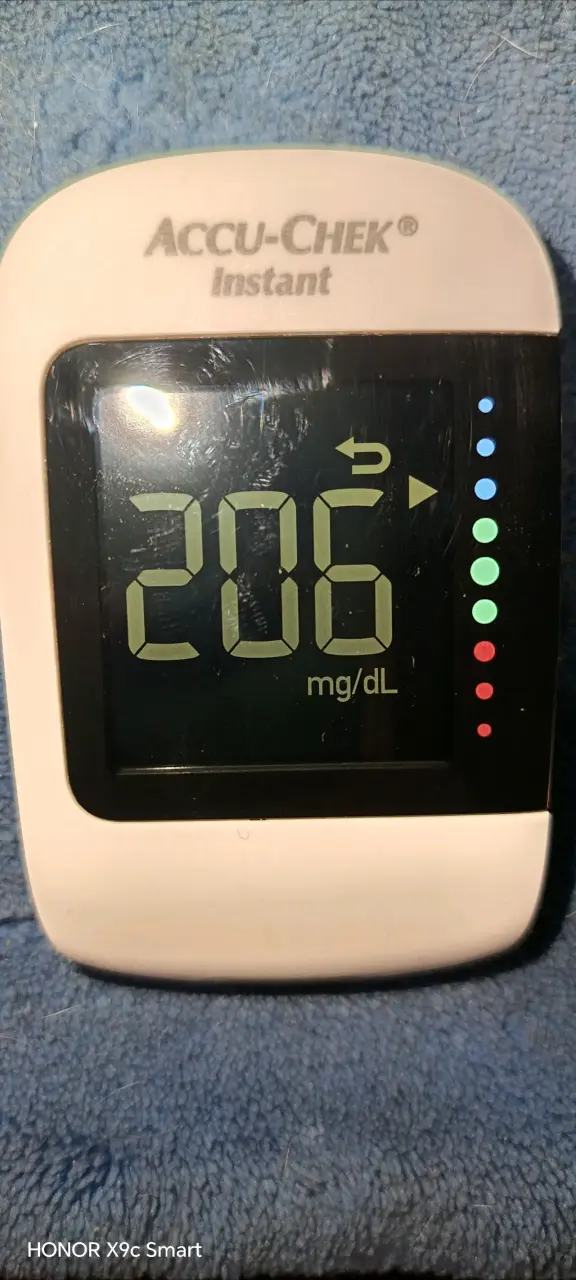 Medidor de glucosa Accu-Chek Instant - 3
