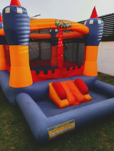Castillo inflable multicolor - miniatura 6