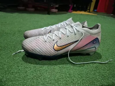 Zapatillas de futbol Nike - miniatura 1
