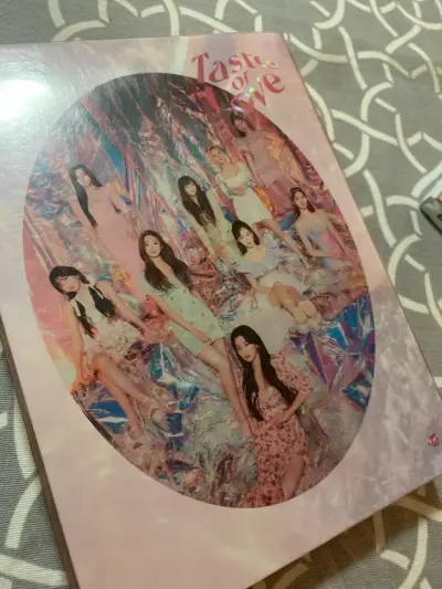 Álbum Taste of Love - TWICE - miniatura 1
