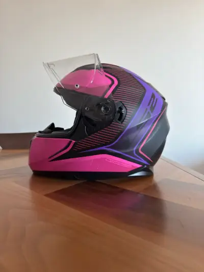 Casco de moto rosa y negro - miniatura 4
