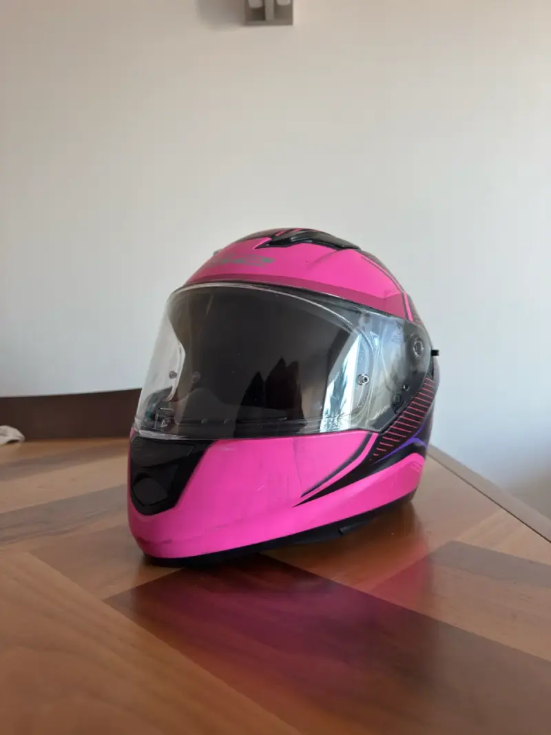 Casco de moto rosa y negro - 6
