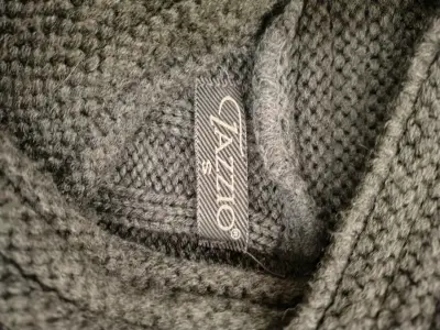 Suéter gris cuello alto - miniatura 2