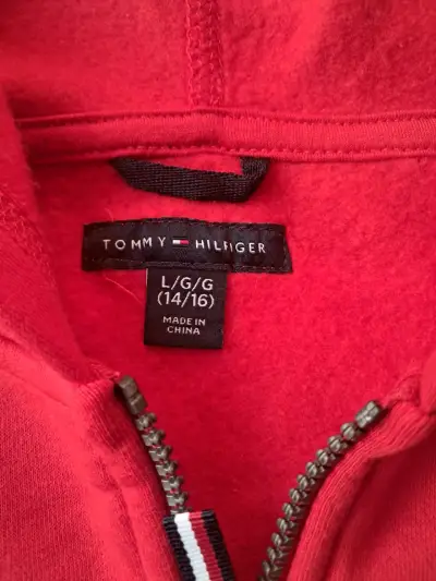 Polerón rojo con capucha tommy - miniatura 2