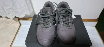 Zapatillas deportivas grises - miniatura 1