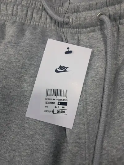 Pantalón gris Nike con etiqueta - miniatura 2