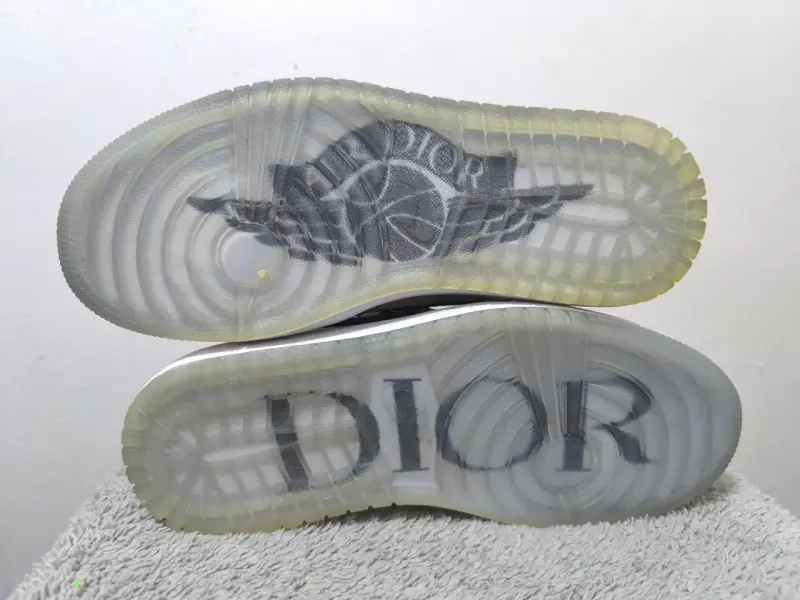 Zapatillas Air jordan 1 Dior talla 37.5 - 3