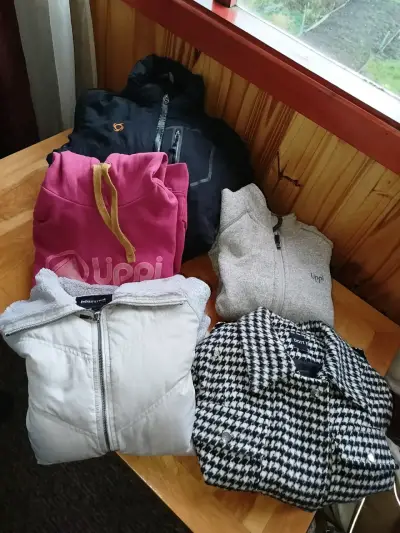 Chaqueta y polar - miniatura 1