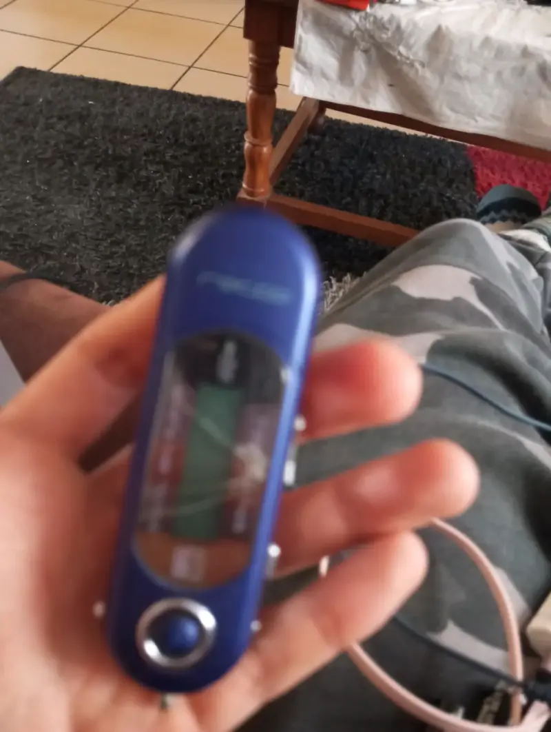 Reproductor MP3 Retro Recco 250MB - Funcionando Co - 4