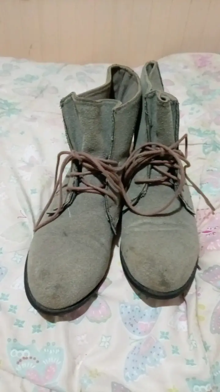 Botines de gamuza gris usados