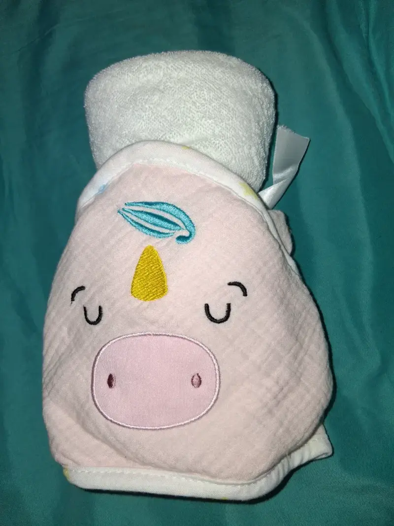 Toalla bebé unicornio