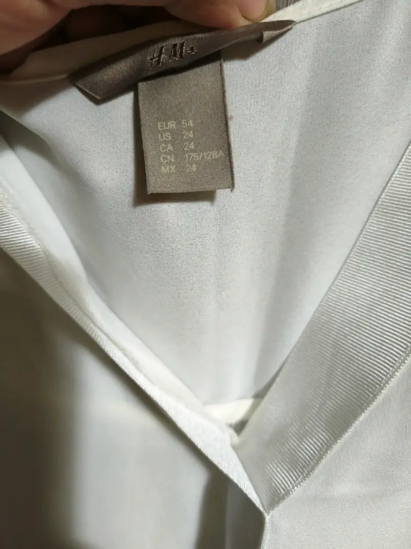 Blusa blanca sin mangas - 2