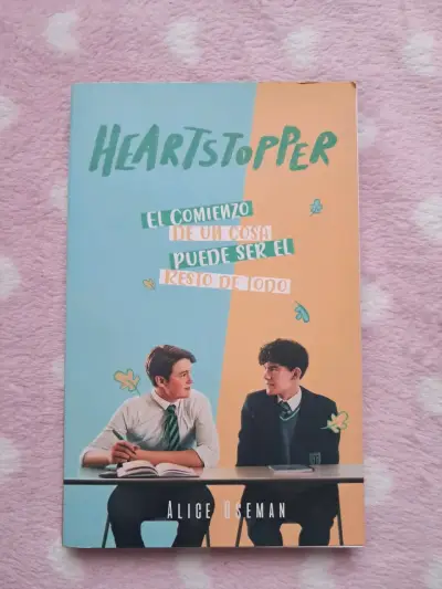 Libro 'Heartstopper' de Alice Oseman - miniatura 1