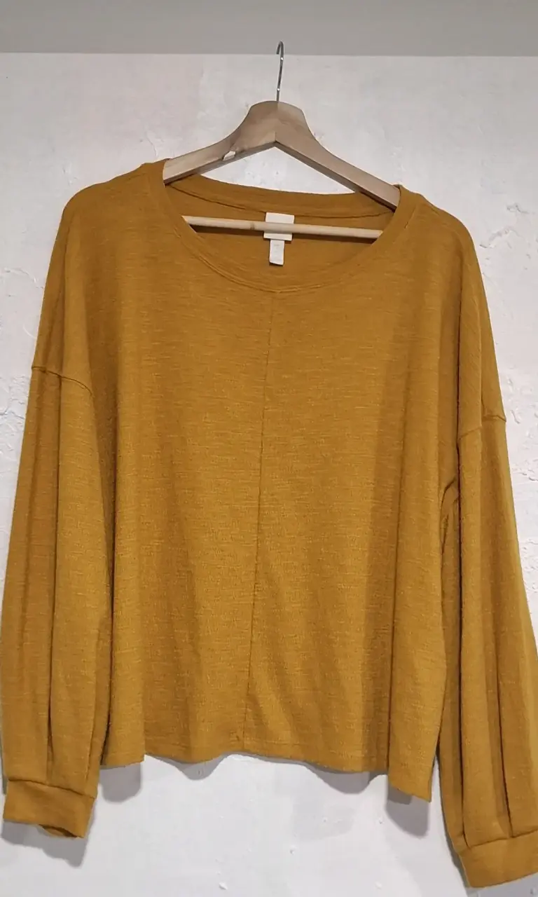 Polera mostaza de manga larga - 1