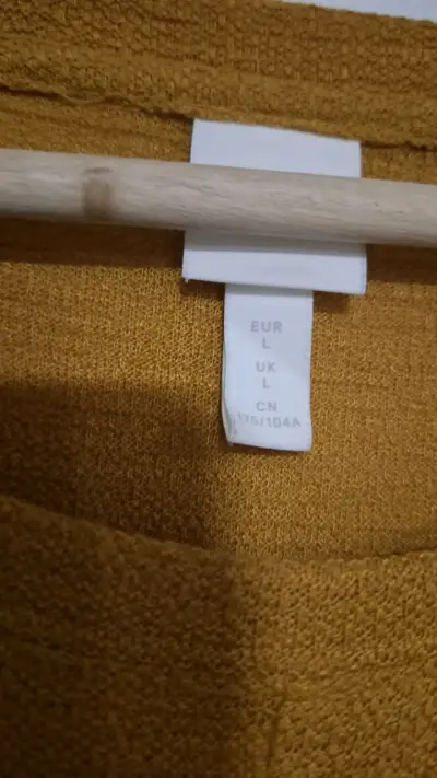 Polera mostaza de manga larga - miniatura 2
